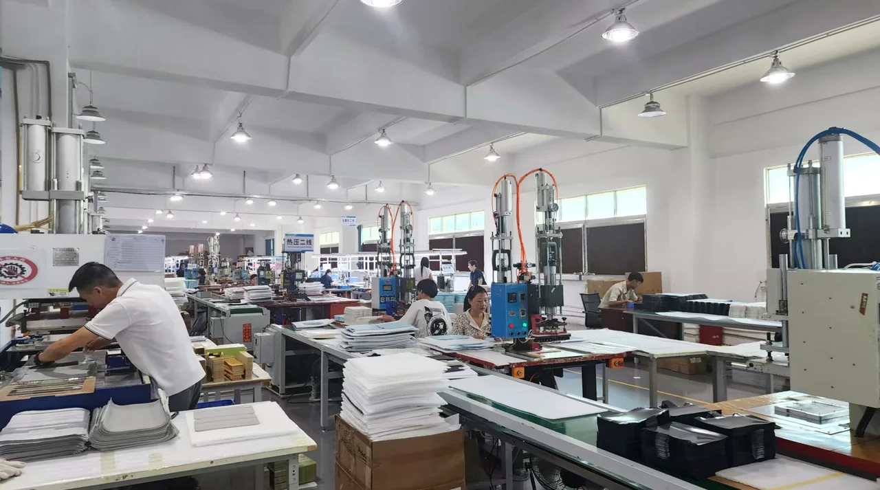 皮具及装配车间工作台